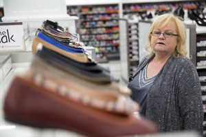 Greater optimism about economic growth, incomes spurs consumer confidence to 7-year high | iNFOnews.ca CP30509210