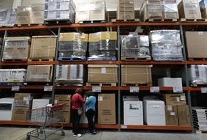 US wholesale stockpiles rose modest 0.4 per cent in October, while sales grew 0.2 per cent | iNFOnews.ca CP31041727