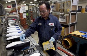 US business stockpiles grew 0.3 per cent in May from April - sales fall for 2nd month | iNFOnews.ca CP19430153