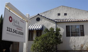 US home prices rise at slowest pace in nearly 2 years as sales remain modest | iNFOnews.ca CP30465594