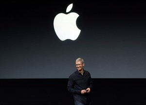 Apple appears poised to stir still-slumbering market for wearable technology with smartwatch | iNFOnews.ca CP29807597