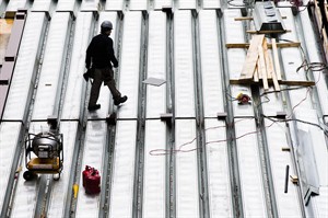 US productivity falls at 1.8 per cent rate in Q4 while labour costs rise | iNFOnews.ca CP31775246