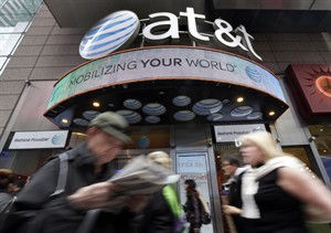 US regulator sues AT&T, says company misled smartphone customers about unlimited data plans | iNFOnews.ca CP30467038