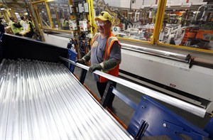 US producer prices rise 0.2 per cent in October; rising auto costs offset falling gas prices | iNFOnews.ca CP30753148