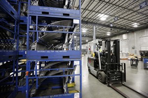 US business stockpiles edge up 0.1 per cent in December while sales fall for 5th month | iNFOnews.ca CP31870091