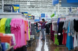 US retail sales up 0.3 per cent in May, adding to signs of spring economic rebound | iNFOnews.ca CP28727106