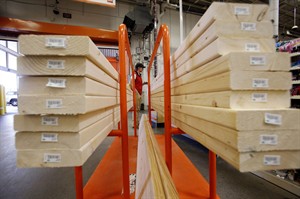 Home Depot 2nd-quarter profit rises 14 per cent, tops estimate | iNFOnews.ca CP29548750