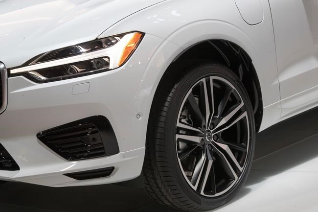 Tests find that most midsize SUVs have unsafe headlights | iNFOnews.ca Tests find that most midsize SUVs have unsafe headlights | iNFOnews.ca