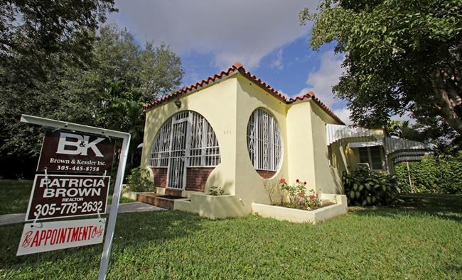 Long-term US mortgage rates rise, staying near 2014 highs | iNFOnews.ca CP611417625