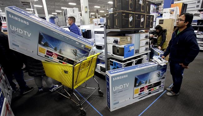 Holiday shopping: Desire for deals, but some impulse buying | iNFOnews.ca CP1994447660