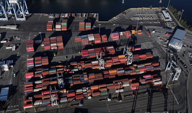 US trade deficit smaller in April, but gap with China grew | iNFOnews.ca CP65024402