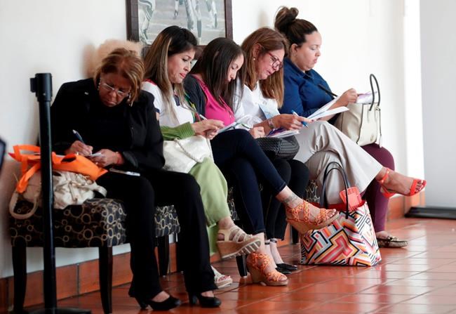 US job openings decline in February from record level | iNFOnews.ca