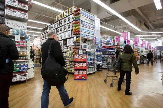 As online shopping intensifies, outlook dims for mall stores | iNFOnews.ca