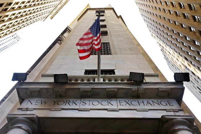 Weak tech, bank stocks pull indexes back from record highs | iNFOnews.ca