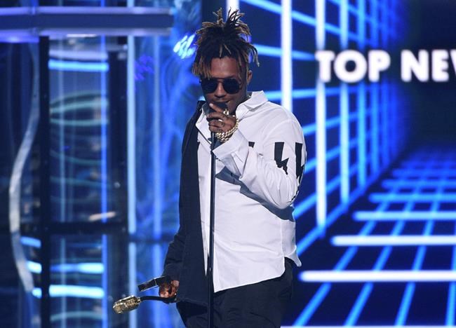 Rapper treated for opioids during police search of plane | iNFOnews.ca Rapper treated for opioids during police search of plane | iNFOnews.ca