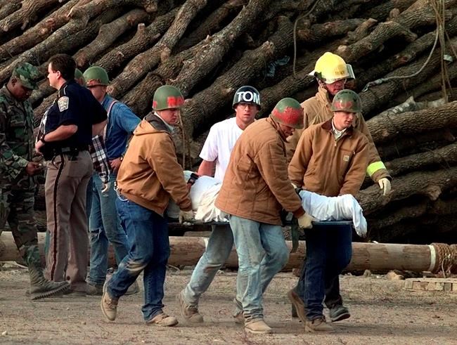 Texas A&M marks 20 years since bonfire collapse killed 12 | iNFOnews.ca Texas A&M marks 20 years since bonfire collapse killed 12 | iNFOnews.ca