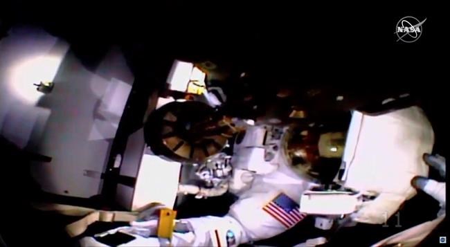 Astronaut completes spacewalk without helmet camera, lights | iNFOnews.ca Astronaut completes spacewalk without helmet camera, lights | iNFOnews.ca