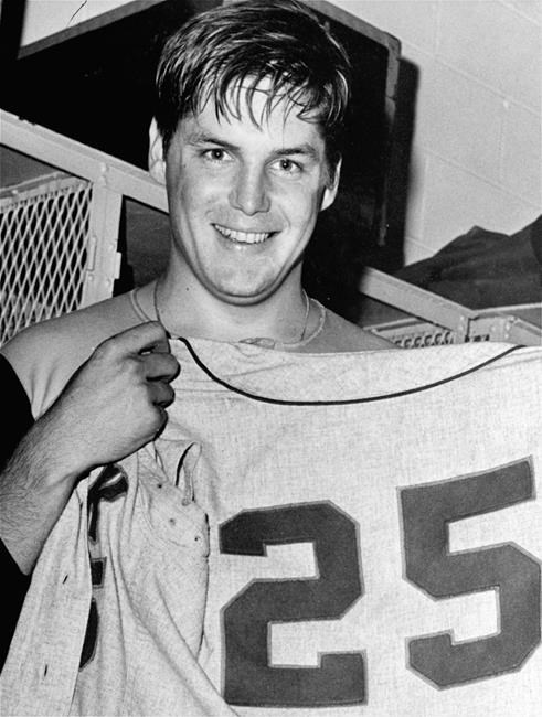Tom Seaver, heart and mighty arm of Miracle Mets, dies at 75 | iNFOnews.ca Tom Seaver, heart and mighty arm of Miracle Mets, dies at 75 | iNFOnews.ca