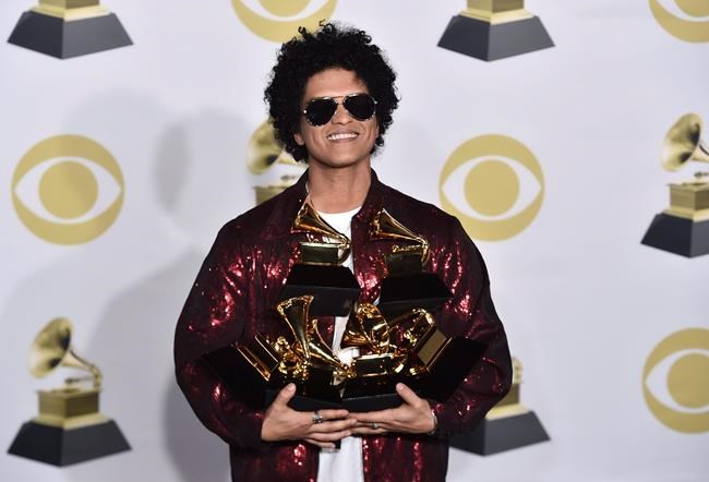 Bruno Mars crashes rap's big party at the Grammys | iNFOnews.ca