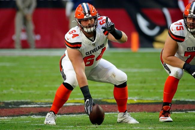 Browns starting C Tretter sidelined after procedure on knee | iNFOnews.ca