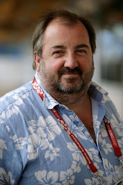 Simon Haydon, ex-AP international sports editor, dies at 64 | iNFOnews.ca