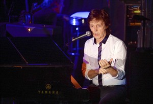 McCartney entertains celebrity fans at New York City Valentine's Day concert | iNFOnews.ca CP31907903