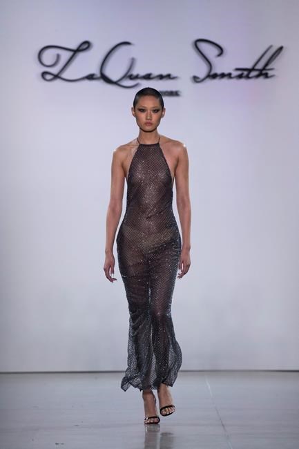 LaQuan Smith puts on a NY Fashion Week show of sexy black | iNFOnews.ca LaQuan Smith puts on a NY Fashion Week show of sexy black | iNFOnews.ca