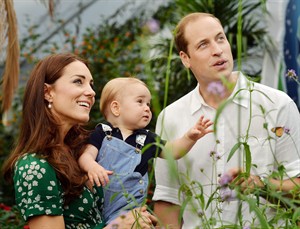 Embracing the crazy: Tips from the parenting trenches on managing 2 kids under 2 | iNFOnews.ca CP32213979