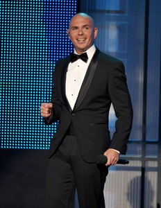 Pitbull to host American Music Awards; rapper will also perform during NFL Thanksgiving game | iNFOnews.ca