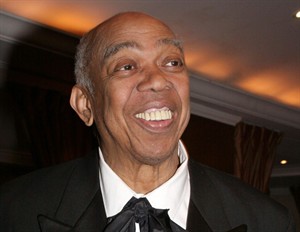 Broadway marquees to dim their lights to honour Geoffrey Holder, Tony Award-winning director | iNFOnews.ca CP30206163