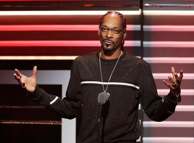 Trump tweets dig at Snoop Dogg over mock shooting in video | iNFOnews.ca Trump tweets dig at Snoop Dogg over mock shooting in video | iNFOnews.ca