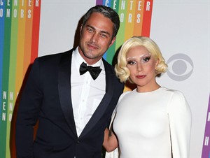 Pop star Lady gaga gets engaged to 'Chicago Fire' actor Taylor Kinney on Valentine's Day | iNFOnews.ca CP31926008