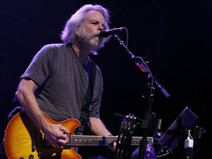 Grateful Dead's Bob Weir cancelling tour dates for rest of year with bands RatDog and Further | iNFOnews.ca CP29463372