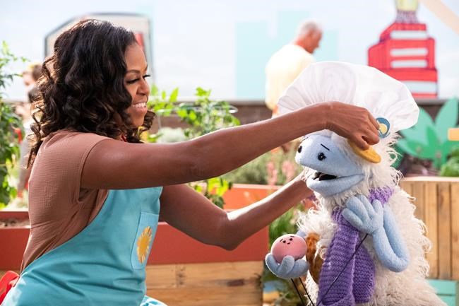 Michelle Obama aims to give a million meals in new campaign | iNFOnews.ca CP1138860654