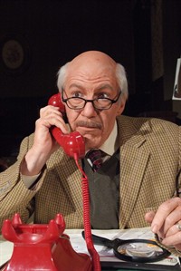 One-man play by Tom Dugan about Nazi hunter Simon Wiesenthal to come to New York City | iNFOnews.ca One-man play by Tom Dugan about Nazi hunter Simon Wiesenthal to come to New York City | iNFOnews.ca