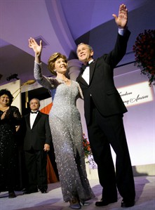 First ladies got great fashion as well as enduring friendship from de la Renta | iNFOnews.ca