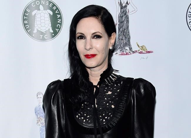 Sitcom 'Odd Mom Out' back for season 3; NY's rich, watch out | iNFOnews.ca