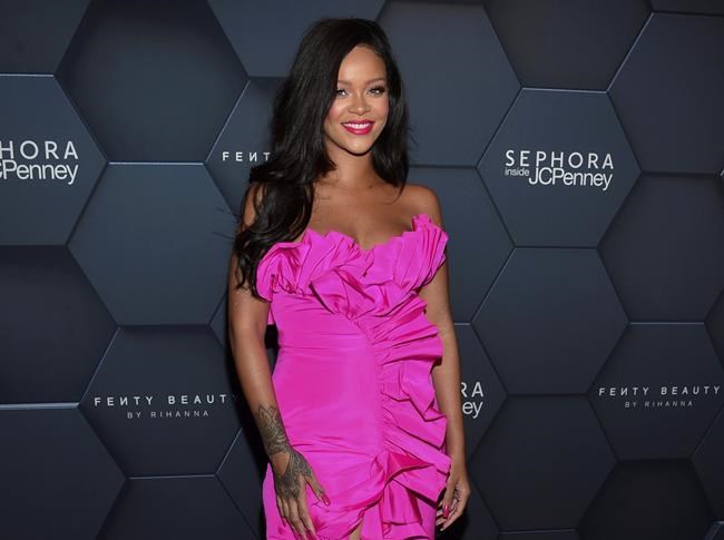 Rihanna sues father over use of their last name for business | iNFOnews.ca CP1123251781