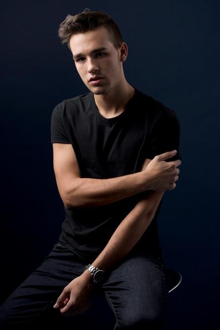 Singer-songwriter Jacob Whitesides blazes his own music path | iNFOnews.ca Singer-songwriter Jacob Whitesides blazes his own music path | iNFOnews.ca