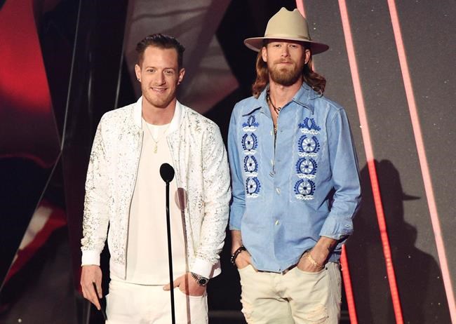 Florida Georgia Line, Chainsmokers to perform at CMT Awards | iNFOnews.ca Florida Georgia Line, Chainsmokers to perform at CMT Awards | iNFOnews.ca