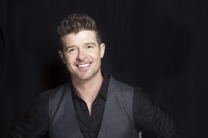 Get them back: Where are Robin Thicke's fans? 'Blurred Lines' singer's new album sells poorly | iNFOnews.ca CP29078825
