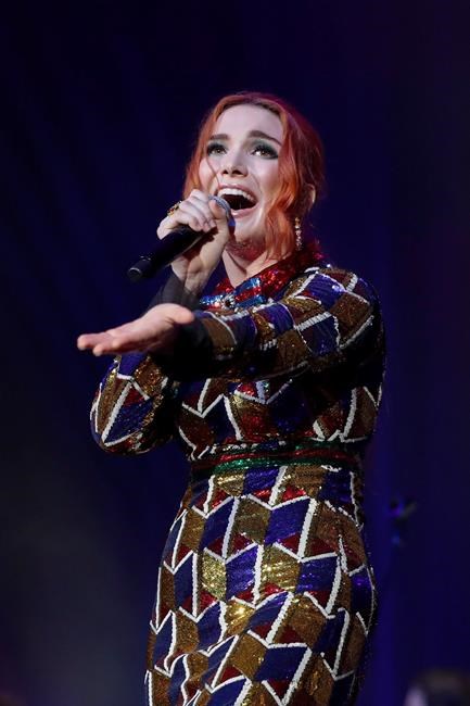 Caylee Hammack's band went from concerts to mowing lawns | iNFOnews.ca