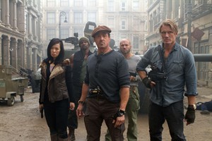 'Expendables 2' brawls to No. 1 with $28.8M; 'Bourne' falls to second with $17M | iNFOnews.ca CP19833674