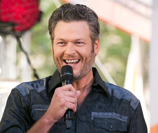 Blake Shelton apologizes for tweets, denies being hateful | iNFOnews.ca