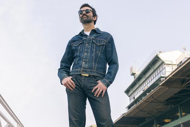 Perseverance of Eels' Everett offers musical inspiration | iNFOnews.ca