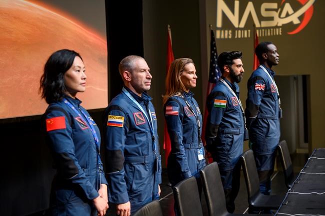 Hilary Swank leads a mission to Mars in Netflix's 'Away' | iNFOnews.ca