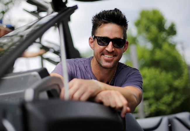 Singer Jake Owen focuses on positivity after a tough year | iNFOnews.ca
