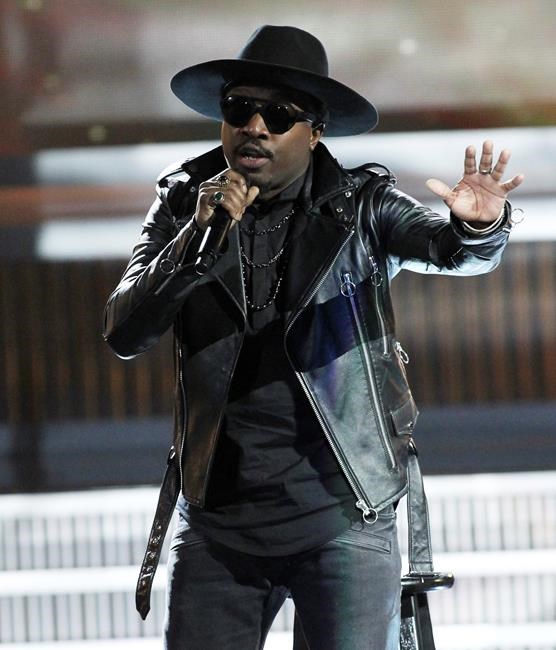 After Kaepernick's protest, singers question anthem | iNFOnews.ca