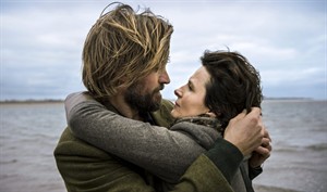 In new film, Juliette Binoche explores the timely issue of danger facing war photojournalists | iNFOnews.ca CP30414309