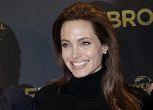 Sidelined by chicken pox, Angelina Jolie bows out of weekend promotions for 'Unbroken' | iNFOnews.ca CP31095267